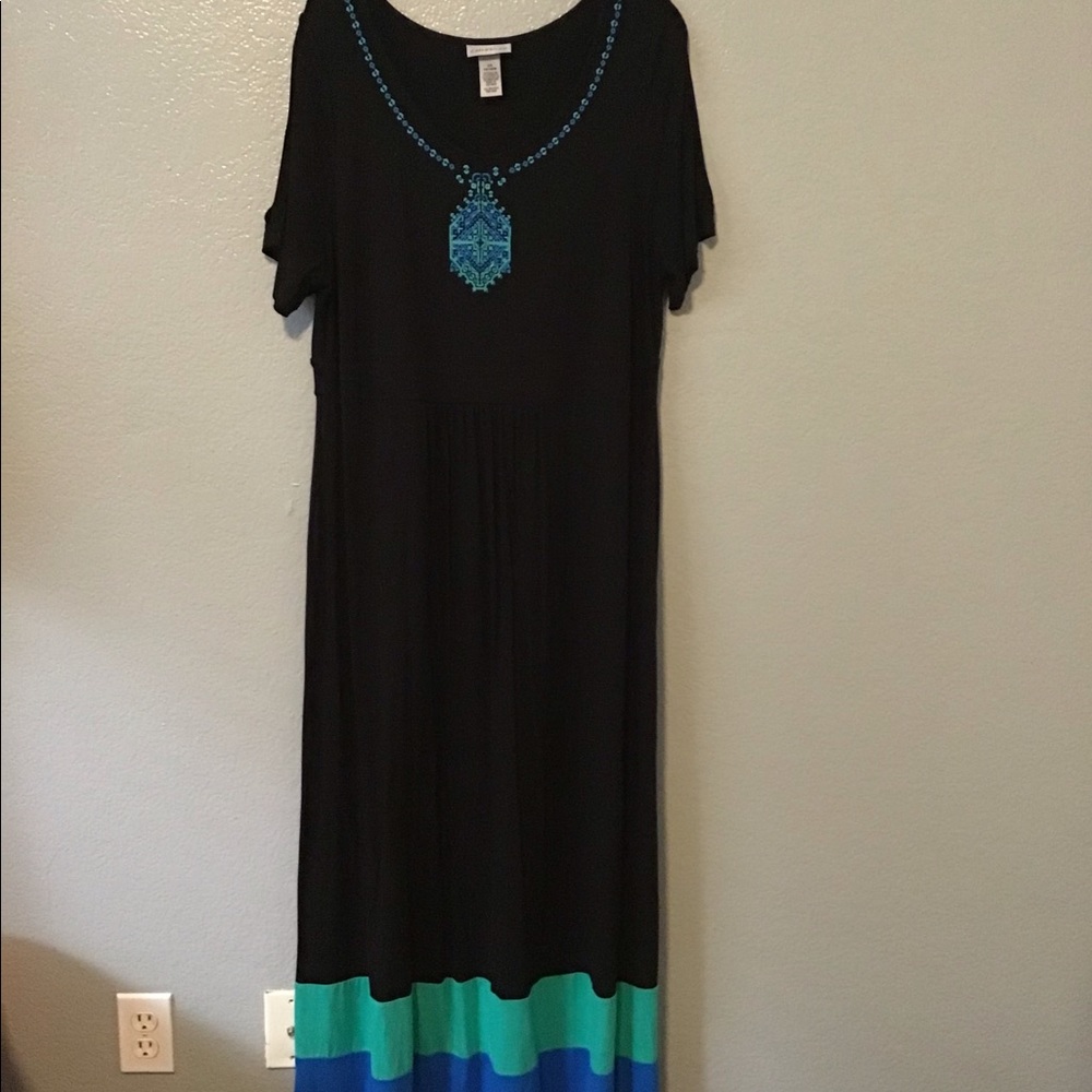 Catherine’s Maxi Dress. - Picture 5 of 5